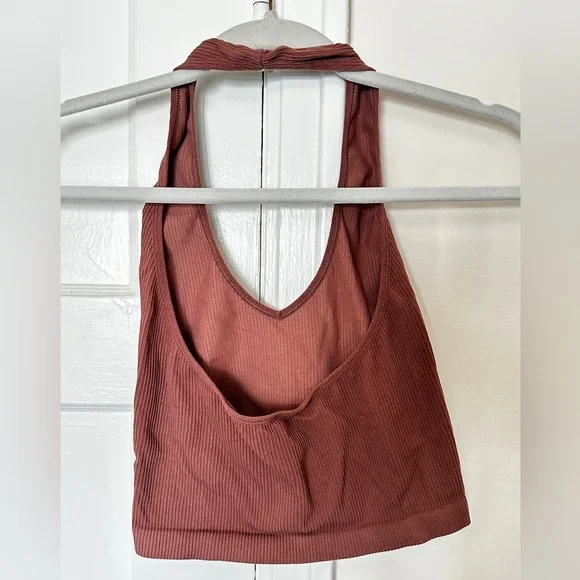 Sunday Best Ribbed Halter Top - Picture 2 of 3